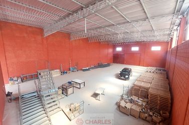 Sal&atilde;o Comercial para alugar - 604m&sup2; - Centro