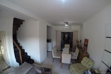 Casa &agrave; venda - 104m&sup2; - Centro