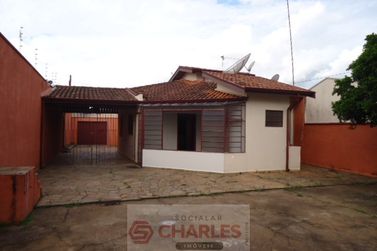 Casa &agrave; venda - 100m&sup2; - Centro