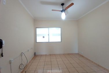 Apartamento para alugar - 46m&sup2; - Centro