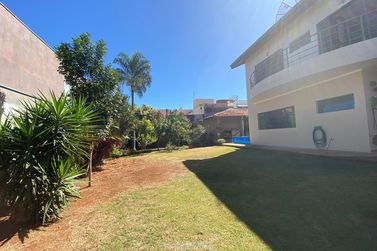 Casa &agrave; venda - 325m&sup2; - Centro