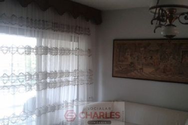 Casa &agrave; venda - 390m&sup2; - Centro