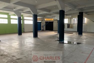 Sal&atilde;o Comercial &agrave; venda - 605m&sup2; - Centro