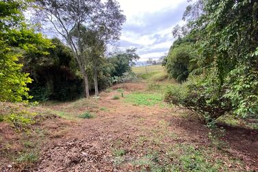 S&iacute;tio &agrave; venda - 10m&sup2; - Centro