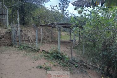 S&iacute;tio &agrave; venda - 120m&sup2; - Centro