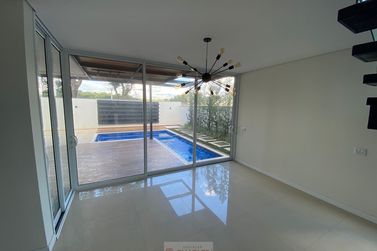 Casa &agrave; venda - 245m&sup2; - Centro