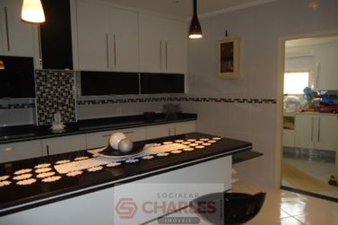 Casa &agrave; venda - 290m&sup2; - Centro