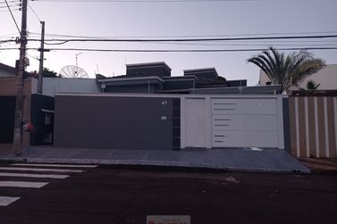 Casa &agrave; venda - 132m&sup2; - Centro