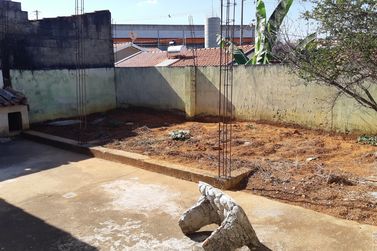 Casa &agrave; venda - 90m&sup2; - Centro