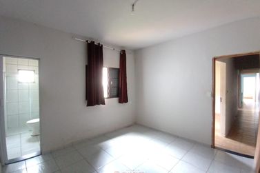 Casa &agrave; venda - 90m&sup2; - Centro