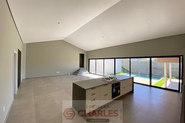 Casa &agrave; venda - 300m&sup2; - Centro