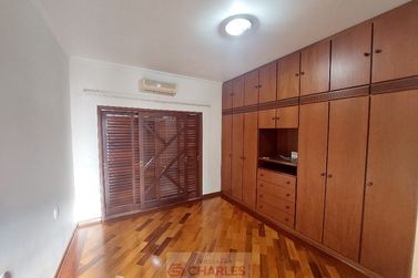 Casa &agrave; venda - 350m&sup2; - Centro