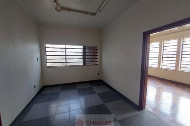 Casa &agrave; venda - 246m&sup2; - Centro