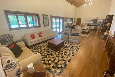 S&iacute;tio &agrave; venda - 400m&sup2; - Centro