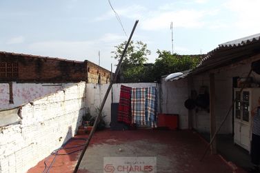 Casa &agrave; venda - 100m&sup2; - Centro