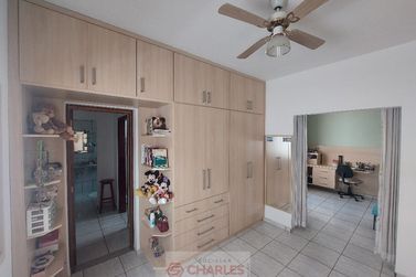 Casa &agrave; venda - 210m&sup2; - Centro
