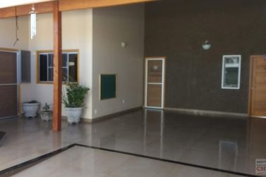 Casa &agrave; venda - 200m&sup2; - Centro