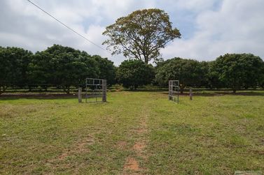 S&iacute;tio &agrave; venda - 10m&sup2; - Centro