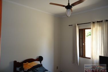 Casa &agrave; venda - 200m&sup2; - Centro