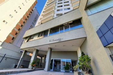 Apartamento &agrave; venda - 160m&sup2; - Centro