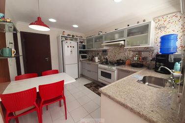 Casa &agrave; venda - 326m&sup2; - Centro