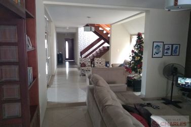 Casa &agrave; venda - 438m&sup2; - Centro