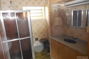 Casa &agrave; venda - 201m&sup2; - Centro