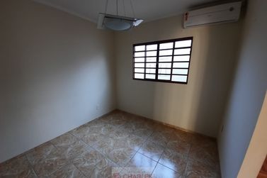 Casa &agrave; venda - 128m&sup2; - Centro