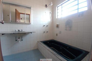 Casa &agrave; venda - 256m&sup2; - Centro