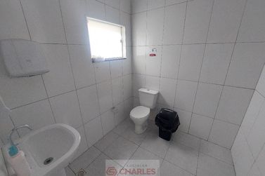 Sal&atilde;o Comercial para alugar - 645m&sup2; - Centro