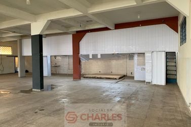 Sal&atilde;o Comercial &agrave; venda - 605m&sup2; - Centro
