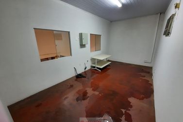 Sal&atilde;o Comercial para alugar - 777m&sup2; - Centro