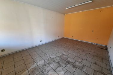 Sal&atilde;o Comercial para alugar - 26m&sup2; - Centro