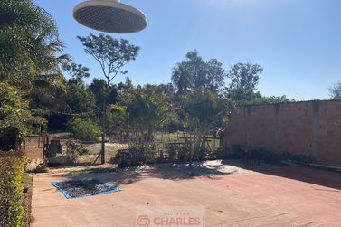 S&iacute;tio &agrave; venda - 450m&sup2; - Centro