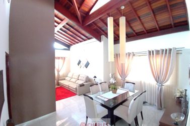 Casa &agrave; venda - 166m&sup2; - Centro