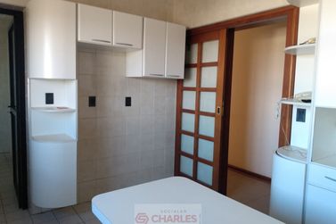 Apartamento &agrave; venda - 180m&sup2; - Centro