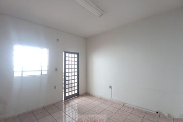 Sal&atilde;o Comercial para alugar - 106m&sup2; - Centro