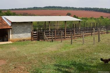 S&iacute;tio &agrave; venda - 10m&sup2; - Centro