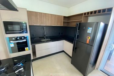 Casa &agrave; venda - 245m&sup2; - Centro