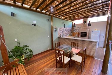 Casa &agrave; venda - 180m&sup2; - Centro