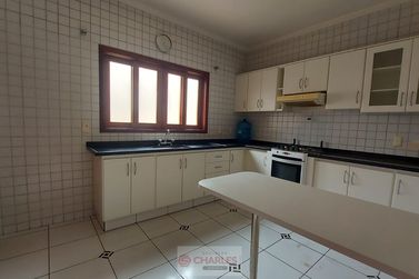 Casa &agrave; venda - 185m&sup2; - Centro