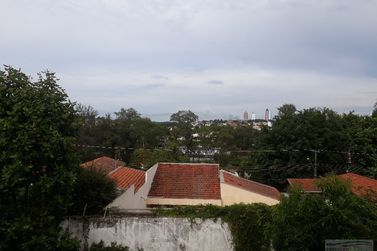 Casa &agrave; venda - 500m&sup2; - Centro
