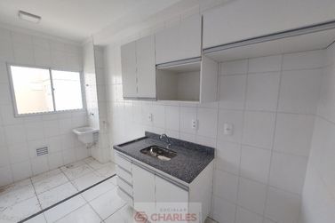 Apartamento para alugar - 48m&sup2; - Centro