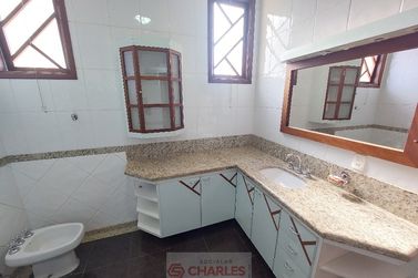Casa &agrave; venda - 350m&sup2; - Centro