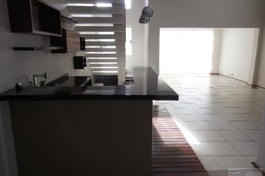 Casa &agrave; venda - 309m&sup2; - Centro