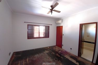 Casa para alugar - 130m&sup2; - Centro