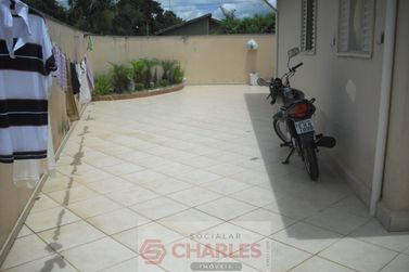 Casa &agrave; venda - 100m&sup2; - Centro