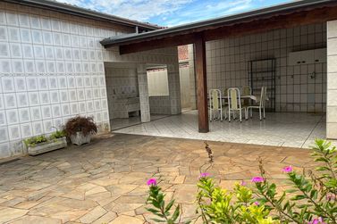 Casa &agrave; venda - 253m&sup2; - Centro