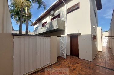 Casa &agrave; venda - 350m&sup2; - Centro