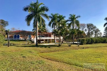 S&iacute;tio &agrave; venda - 600m&sup2; - Centro